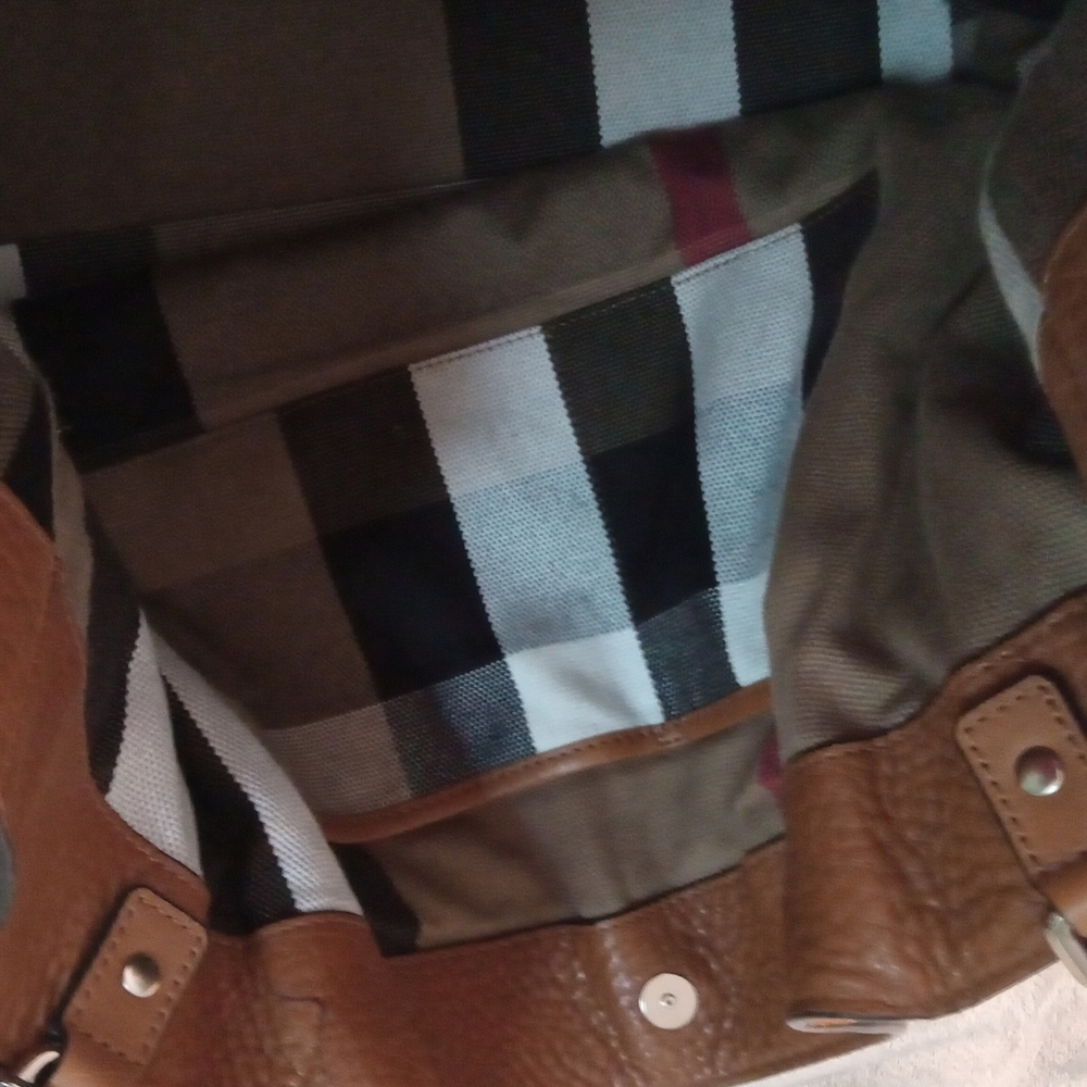 Burberry Maidstone Leather Tote Bag - Picture 7 of 14